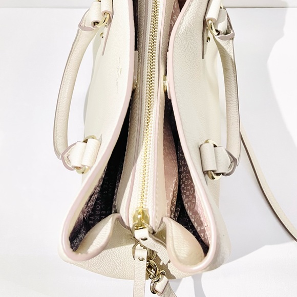 KATE SPADE NEW YORK — LARCHMONT AVENUE EVANGELIE SATCHEL BAG, SOFT LIMESTONE - Picture 4 of 13